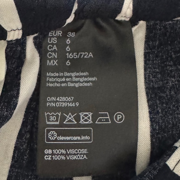 Wide-cut Shorts Navy Blue/White Striped H & M Size 6 - Picture 4 of 4